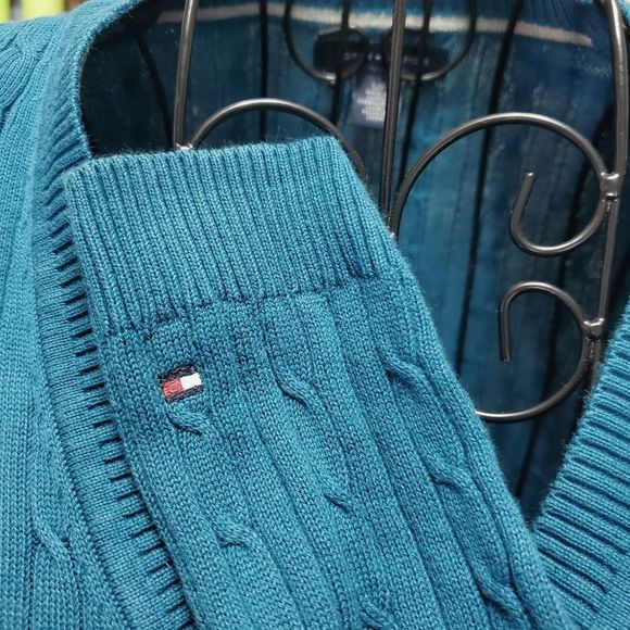 Tommy Hilfiger Teal Cable Knit V-Neck Sweater - Picture 3 of 4